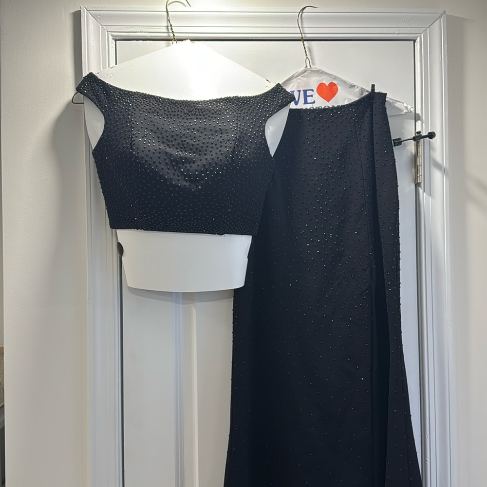Sherri Hill - Women’s Black 2 Piece set